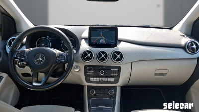 Mercedes-Benz Classe - SE-U79554 