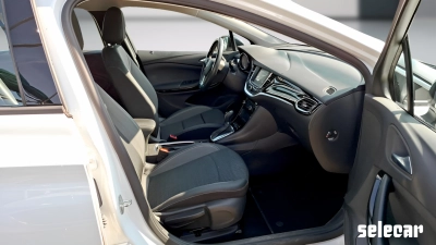 Opel Astra - SE-U78826 