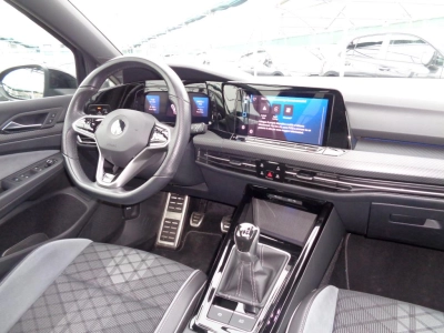 Volkswagen Golf - SE-U76657 