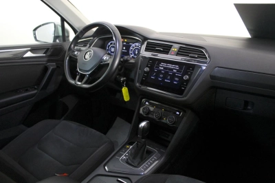 Volkswagen Tiguan - AU-U77938 
