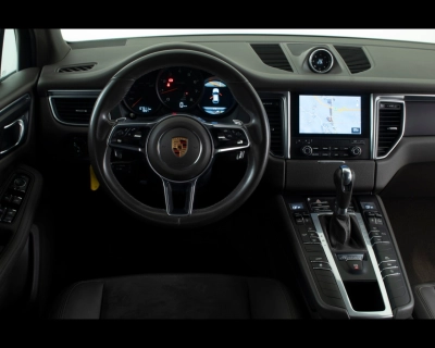 Porsche Macan - AU-U73396 