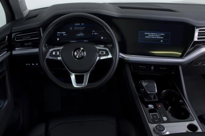 Volkswagen Touareg - AU-U73301 