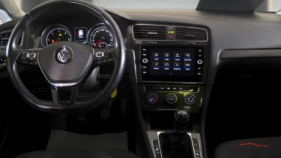 Volkswagen Golf - AU-U76310 