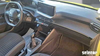 Peugeot 208 - SE-U77712 
