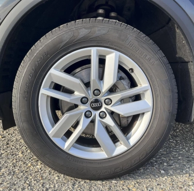 Audi Q5 - AU-U73944 