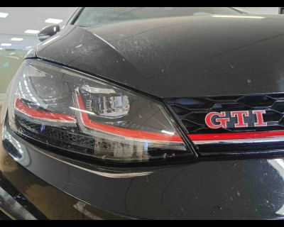 Volkswagen Golf - SE-U75371 