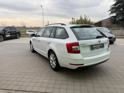 Skoda Octavia - AU-U70999 