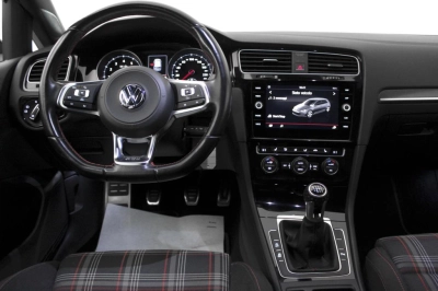 Volkswagen Golf - AU-U74439 