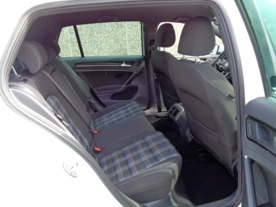 Volkswagen Golf - SE-U76411 