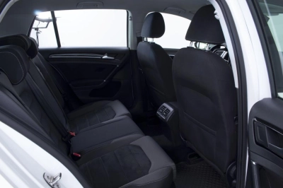 Volkswagen Golf - AU-U71797 