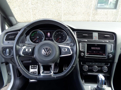 Volkswagen Golf - SE-U76411 