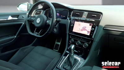 Volkswagen Golf - SE-U76815 