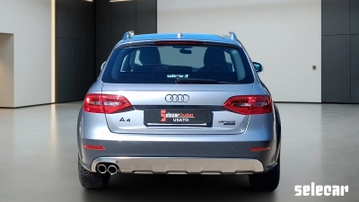 Audi A4 - SE-U79550 