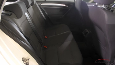 Volkswagen Golf - AU-U76310 