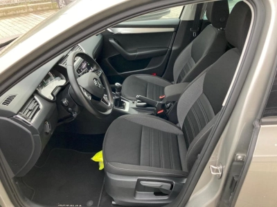 Skoda Octavia - AU-U72210 