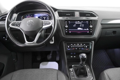 Volkswagen Tiguan - AU-U73311 
