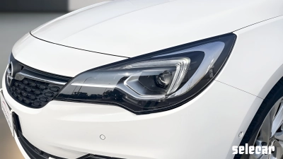 Opel Astra - SE-U77274 