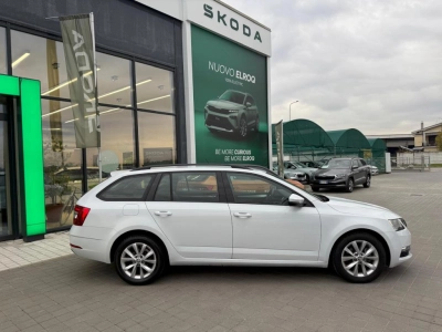 Skoda Octavia - AU-U70999 