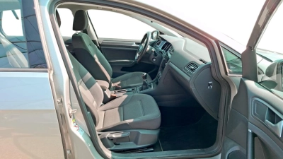 Volkswagen Golf - SE-U79132 