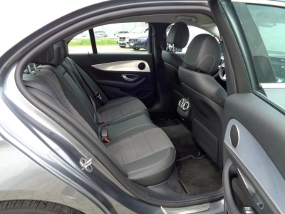 Mercedes-Benz Classe - SE-U74093 