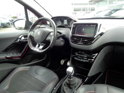 Peugeot 2008 - SE-U76143 