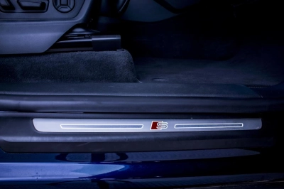Audi Q8 - AU-U70886 