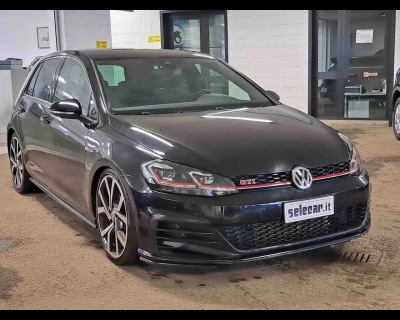 Volkswagen Golf - SE-U75371 