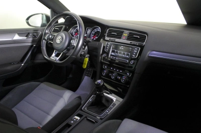 Volkswagen Golf - AU-U78331 