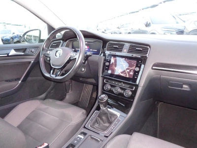 Volkswagen Golf - SE-U77577 