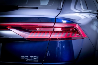 Audi Q8 - AU-U70886 