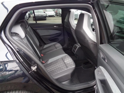 Volkswagen Golf - SE-U76657 