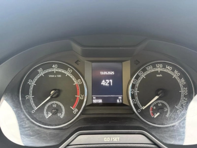 Skoda Octavia - AU-U70999 