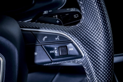 Audi Q8 - AU-U70886 