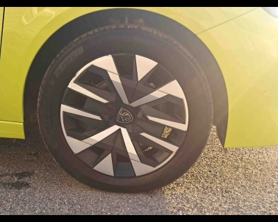 Peugeot 208 - SE-U77712 