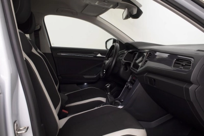 Volkswagen T-Roc - SE-U71700 