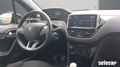 Peugeot 208 - SE-U79548 